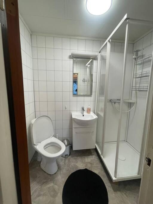Liten Eldre Og Koselig Studiohybel Svolvær Exterior foto